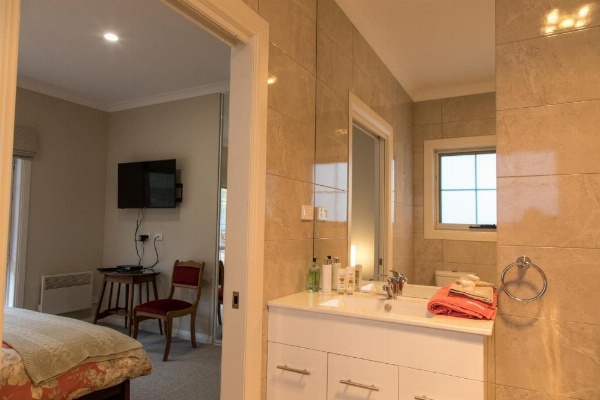 Mountain Blue Guest House image 14